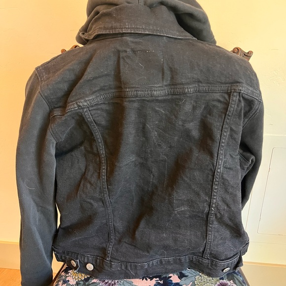 Levi’ Black Denim Hooded Jacket - Picture 2 of 2